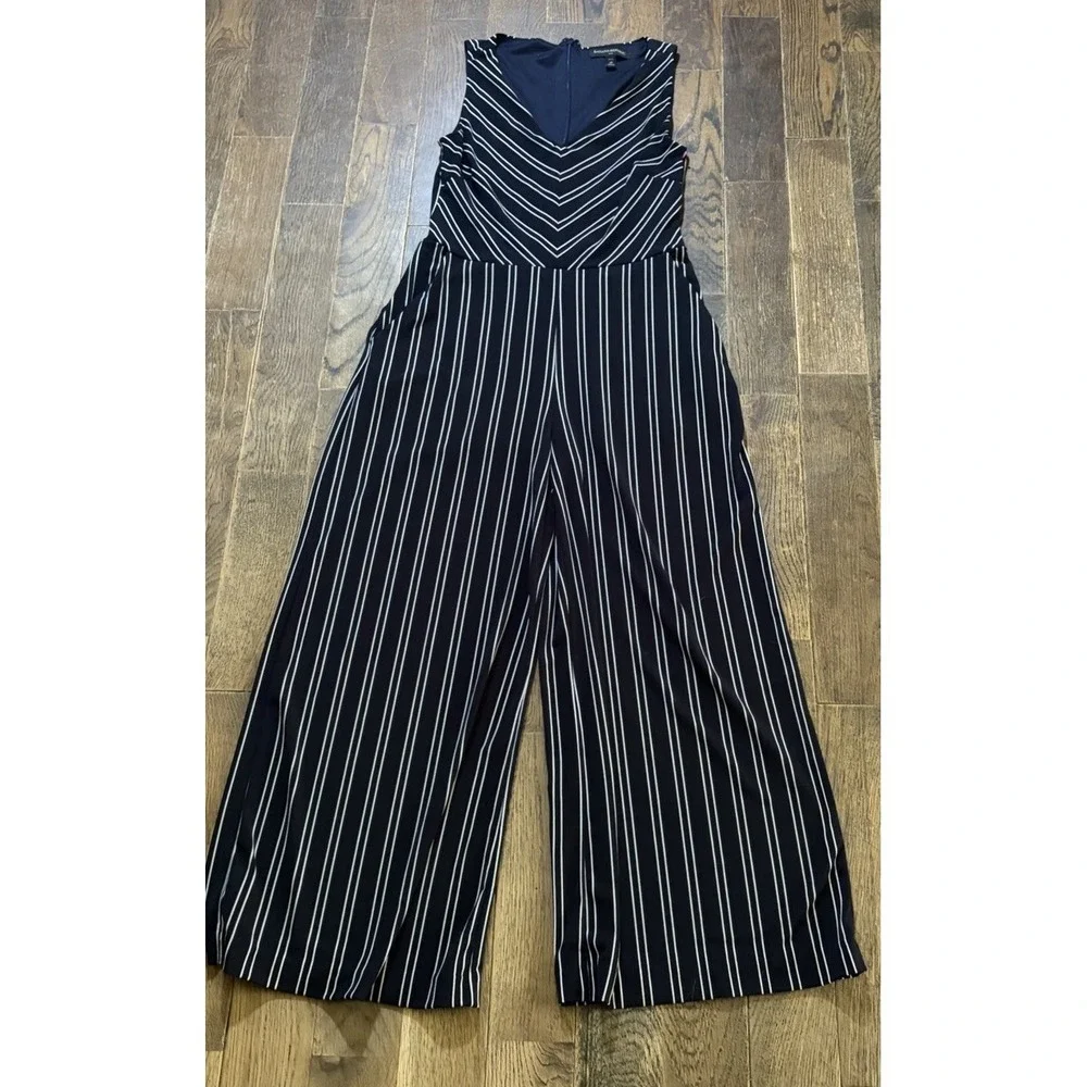 Banana republic striped Sleeveless jumpsuit size 2p Petite Navy